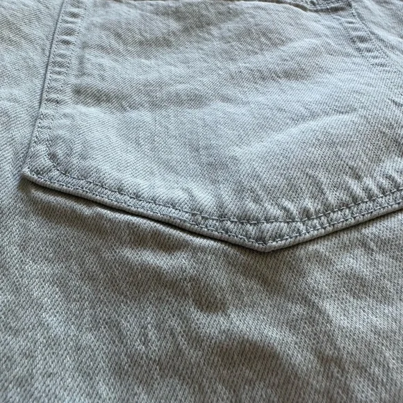 SOLD🩵Good American Light Wash Distressed Bombshell Denim Short in Blue648 Size - Picture 15 of 16